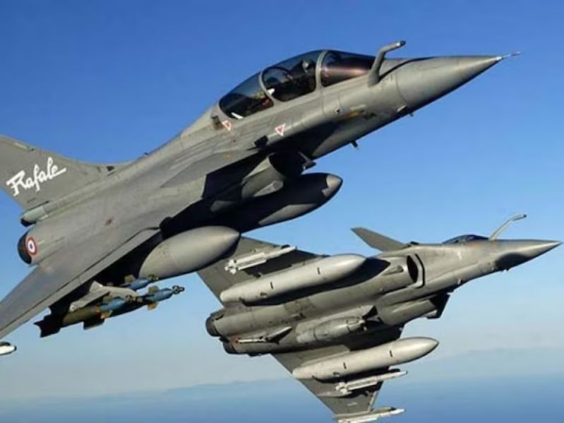 Manipur: Panic due to sighting of UFO near Imphal airport, two Rafale fighter planes took off